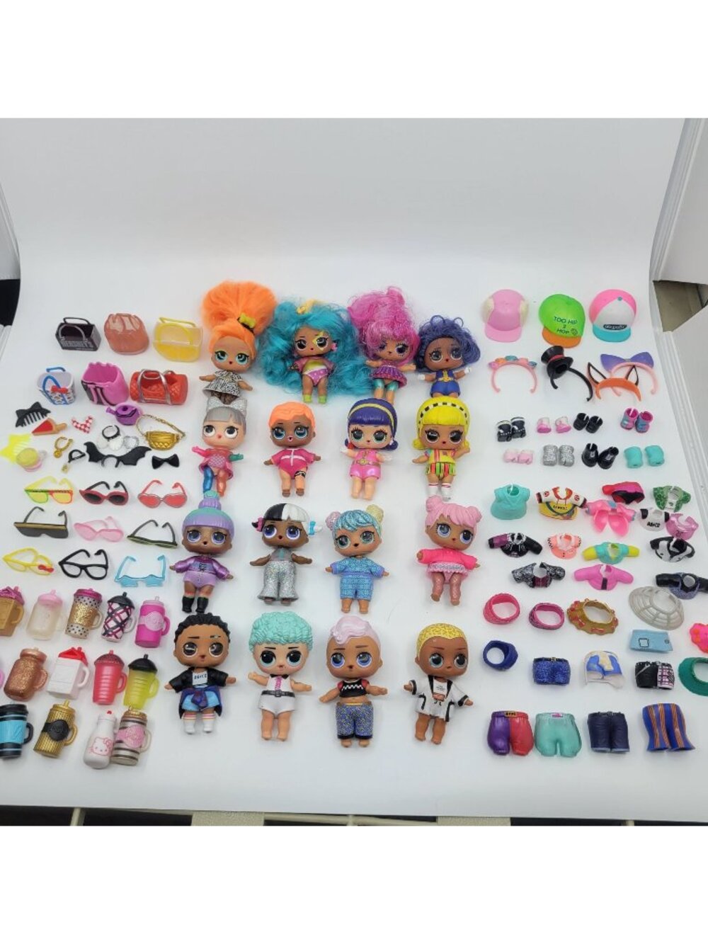 MGA Entertainment LOL SURPRISE Dolls Huge Lot of 135 Pieces
